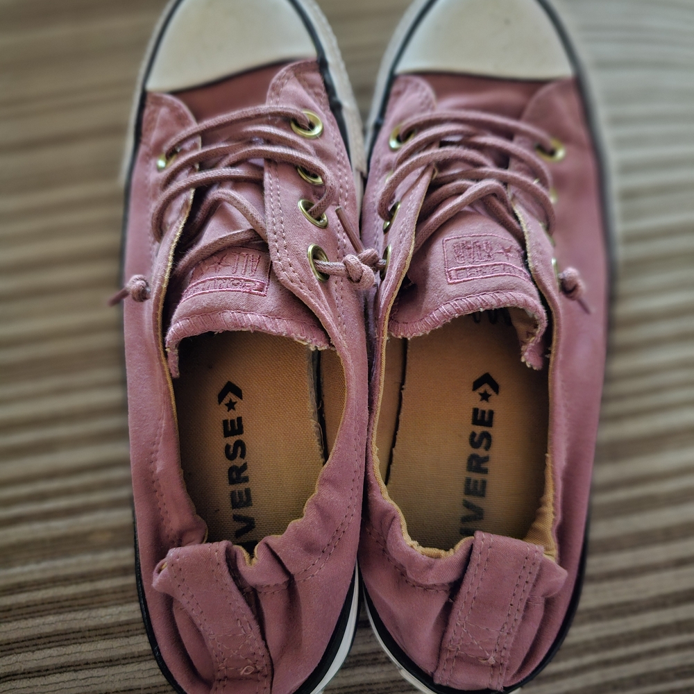 Converse Women's Pink Sneakers - Picture 2 of 3
